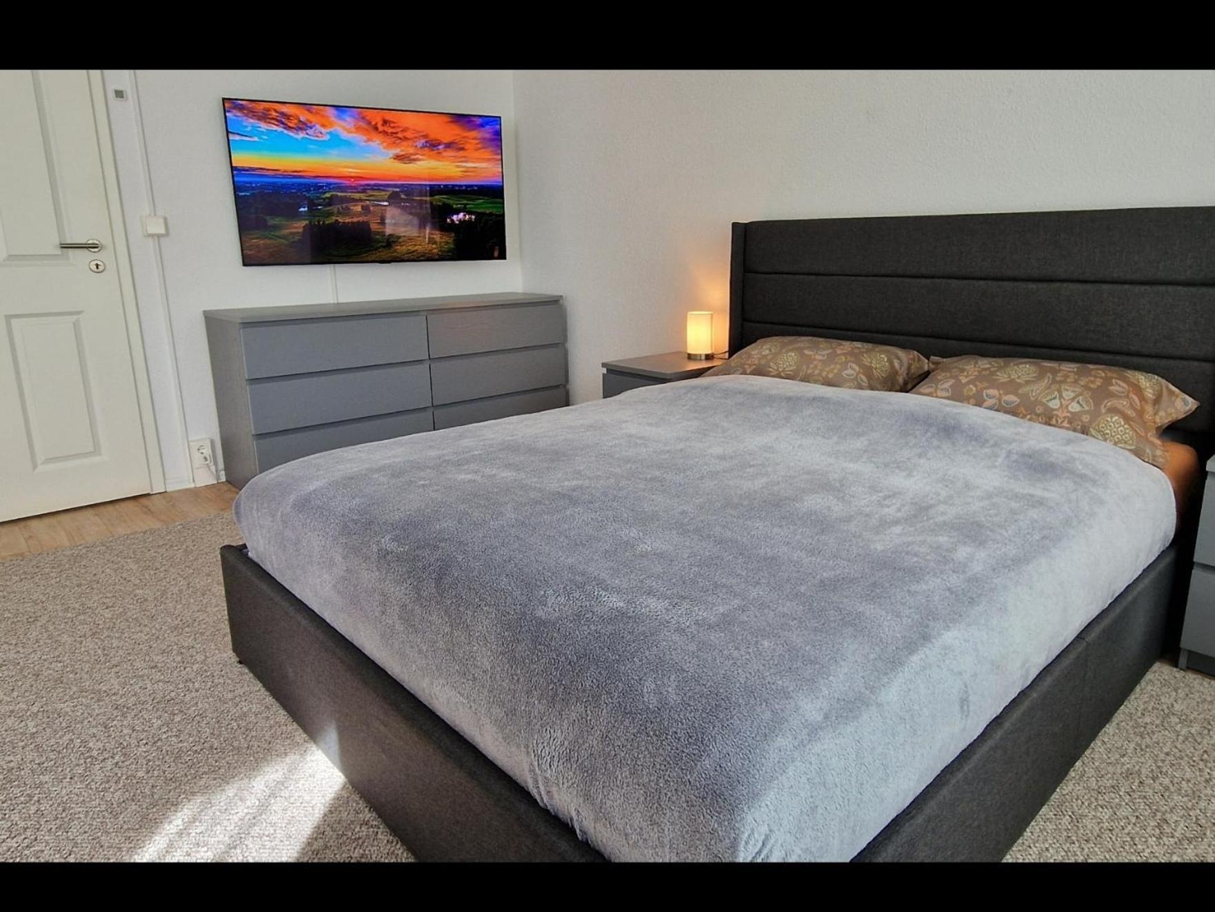 Zentrum Apartment - Oled Tv - Ps4 - Balkon - Parking 켐니츠 외부 사진