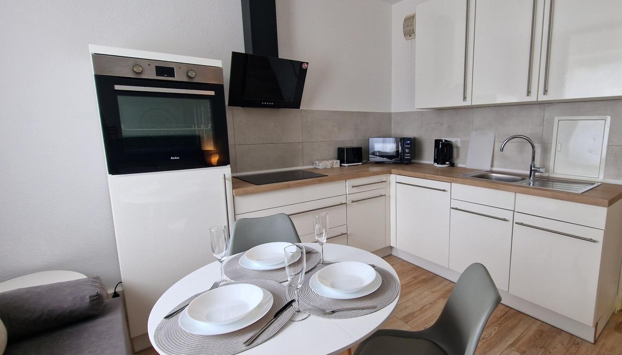 Zentrum Apartment - Oled Tv - Ps4 - Balkon - Parking 켐니츠 외부 사진
